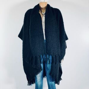 NWT Gorgeous David & Young Black Soft Fuzzy Ruana,Cape,Poncho w/ attached scarf
